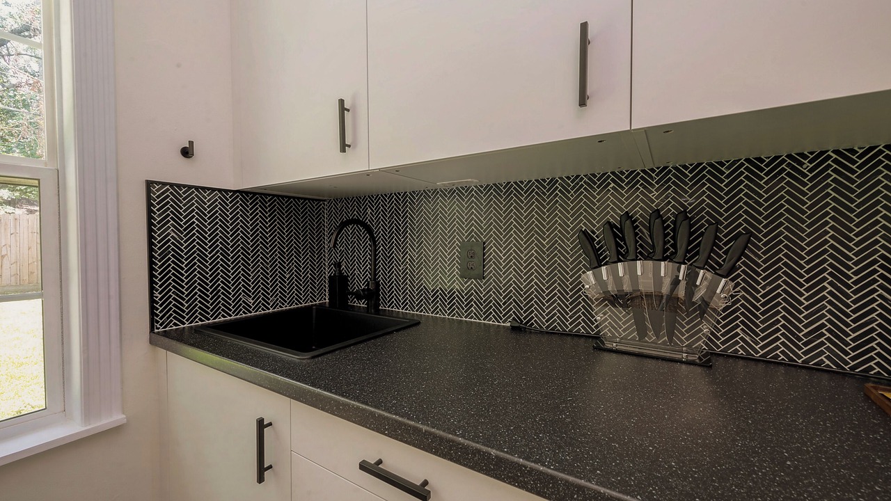Photo of Kitchen in Willow Meadows/Willowbend Area