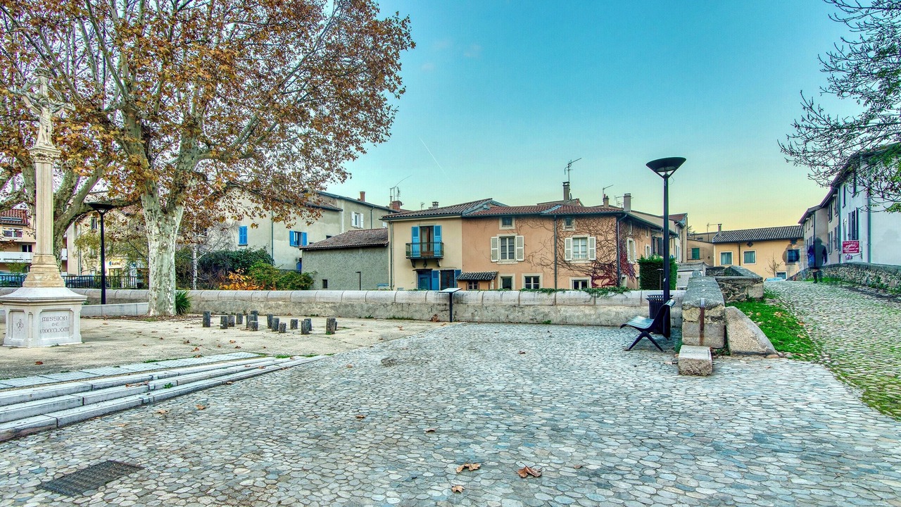 Photo of Others in Brignais