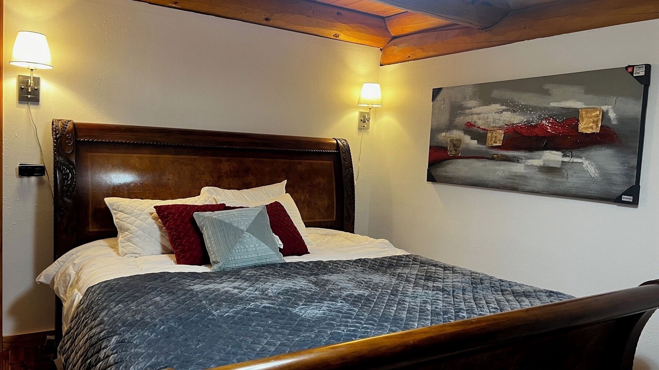 Photo of Bedroom in White Pass