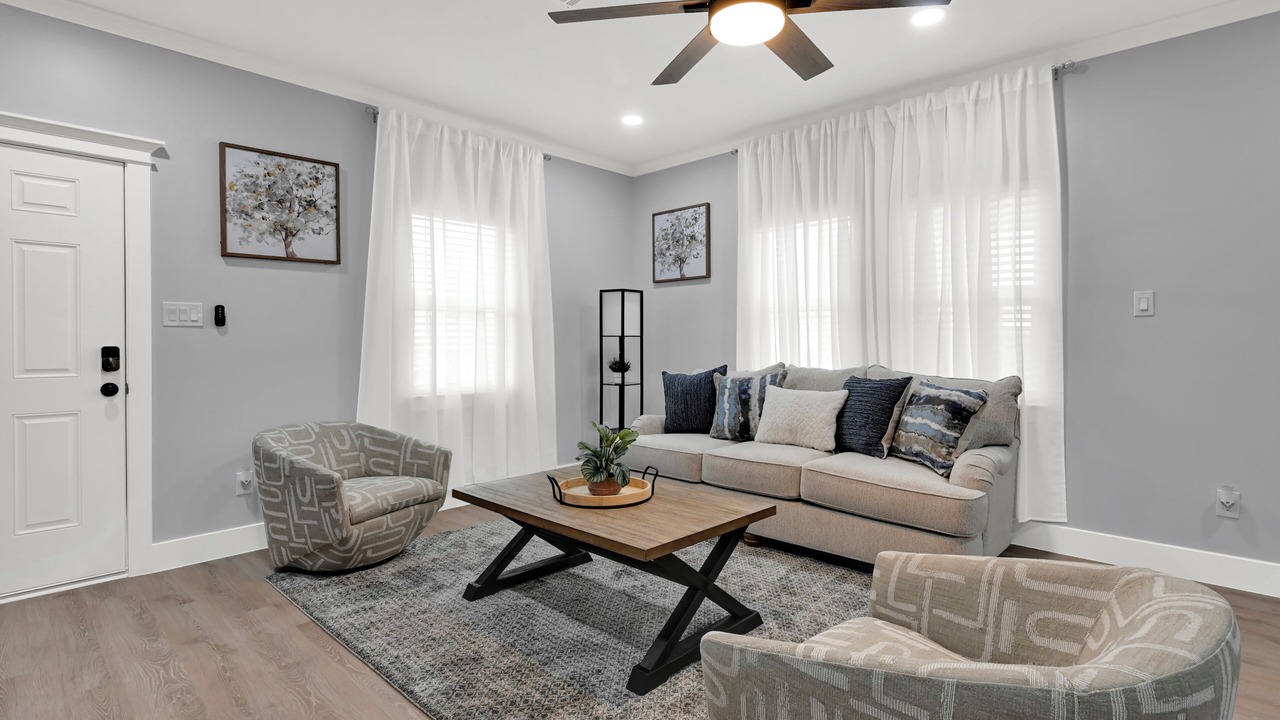 Photo of Livingroom in Northside