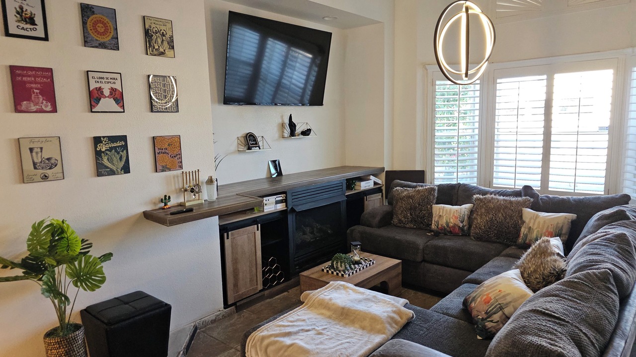 Photo of Livingroom in Biggs Field