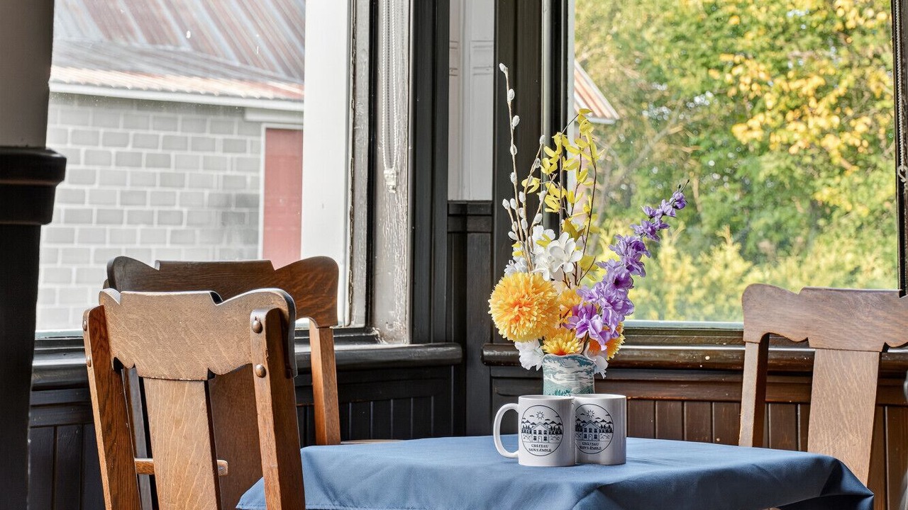 Photo of Livingroom in Saint-Emile-de-Suffolk