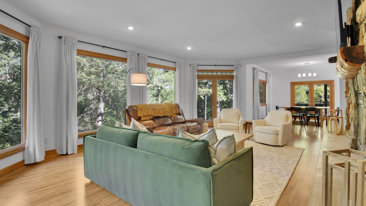 Photo of Livingroom in Stanly County