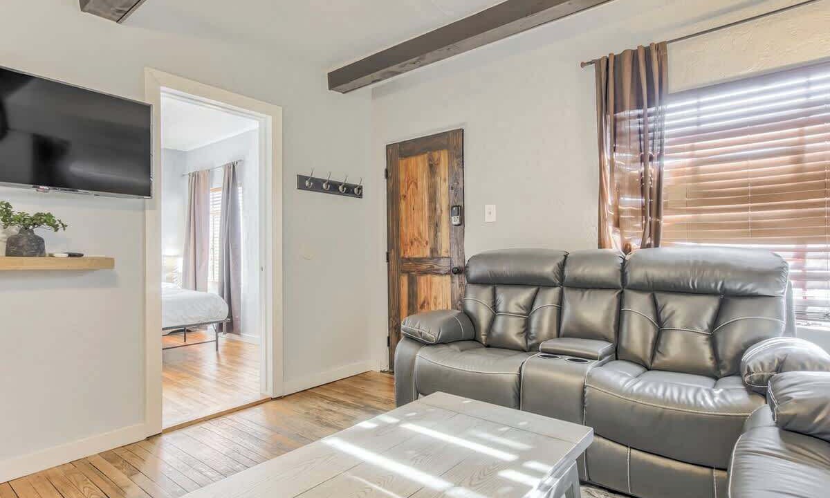 Photo of Livingroom in West Colorado Springs