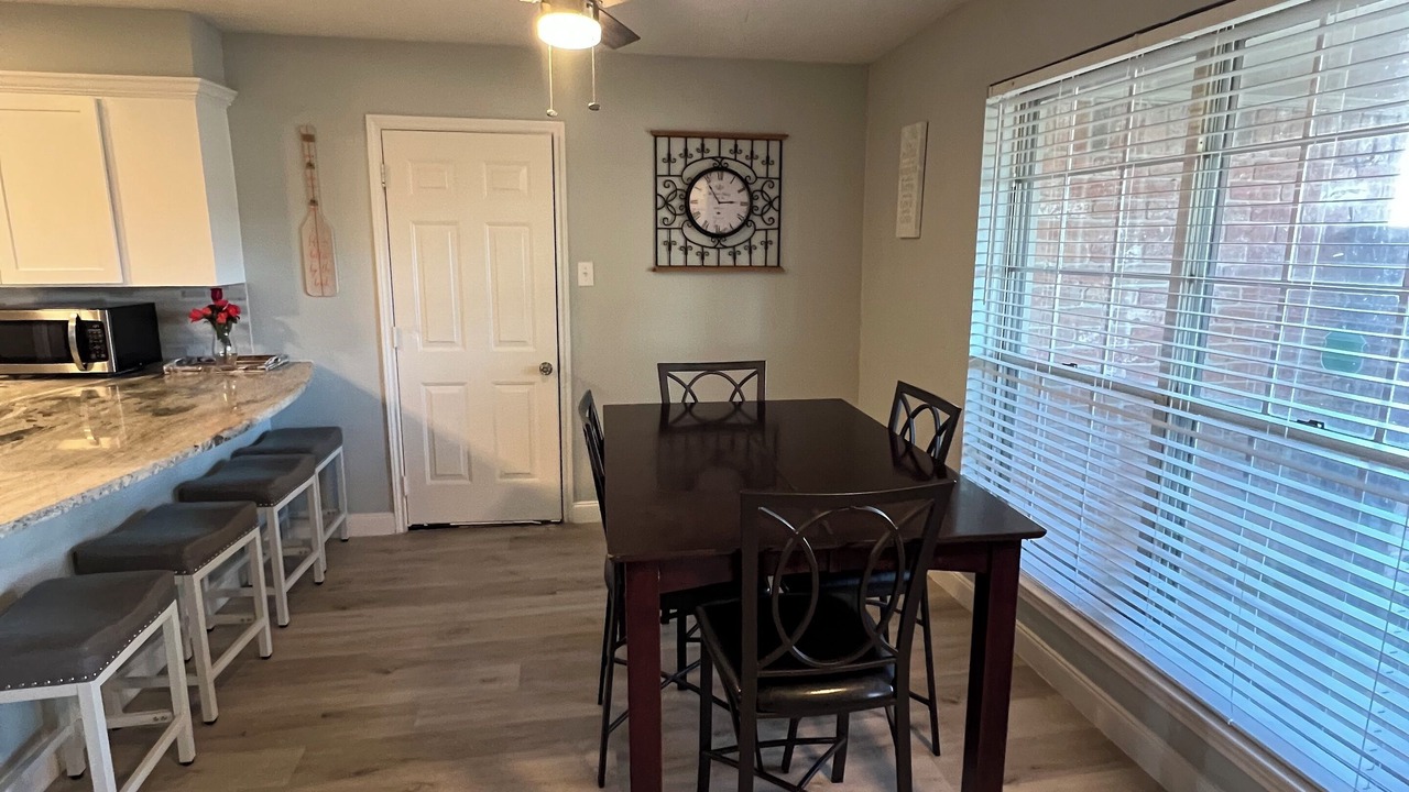 Photo of Livingroom in Southbelt/Ellington