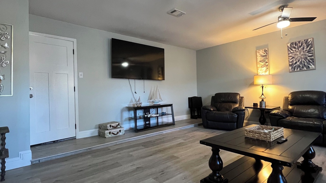 Photo of Livingroom in Southbelt/Ellington