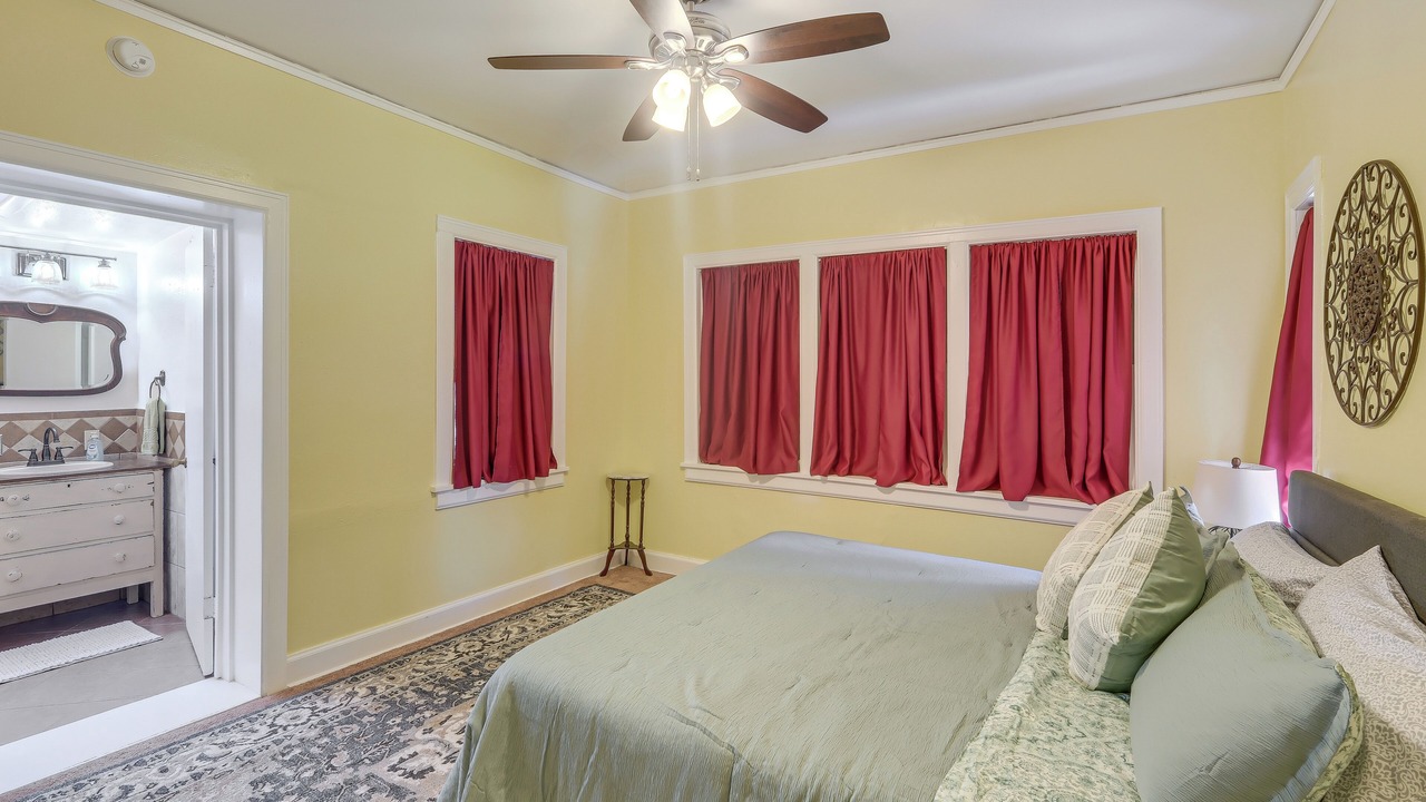 Photo of Bedroom in Roswell
