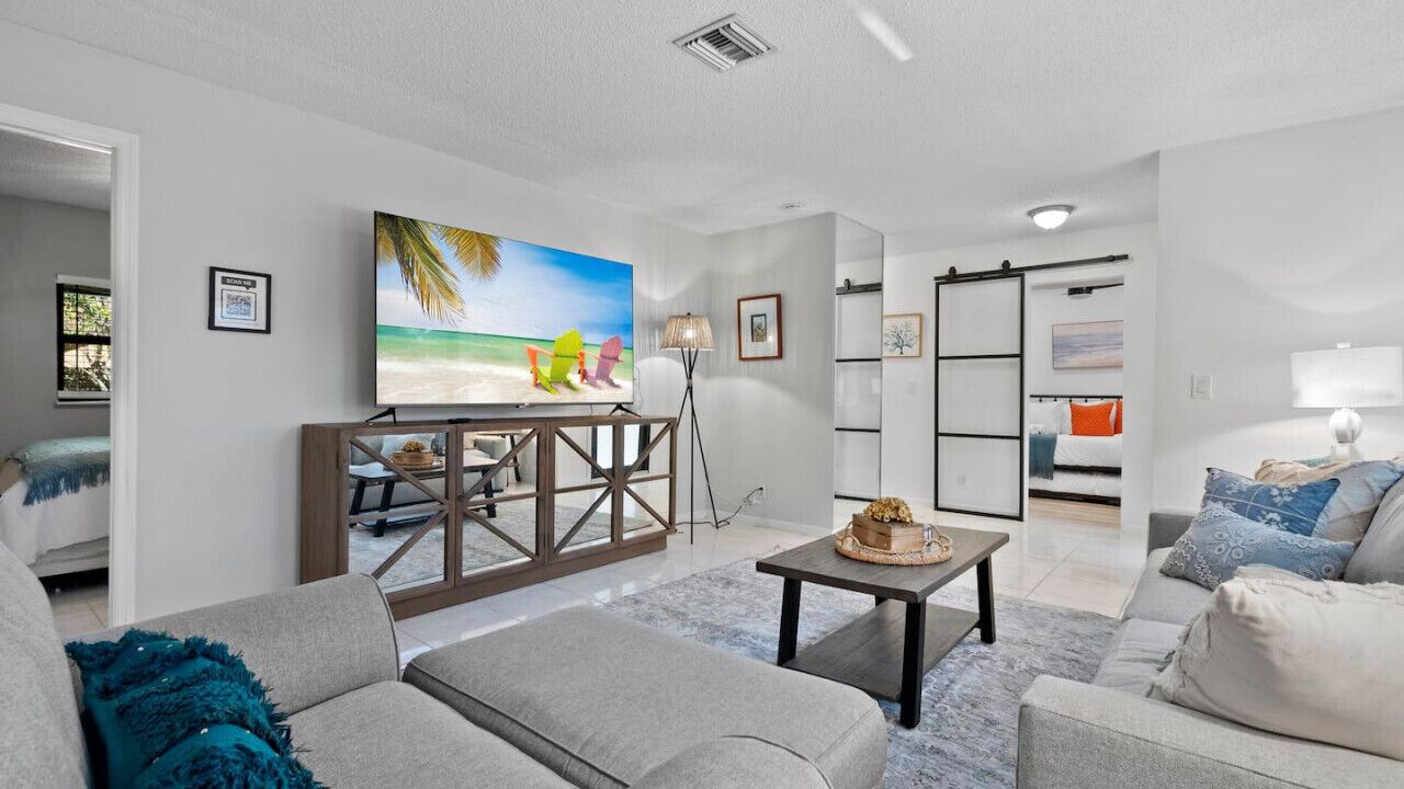 Photo of Livingroom in Tropic Palms