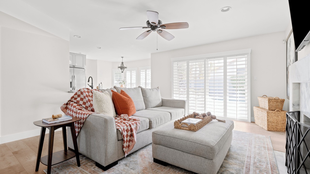 Photo of Livingroom in Paradise Valley Village
