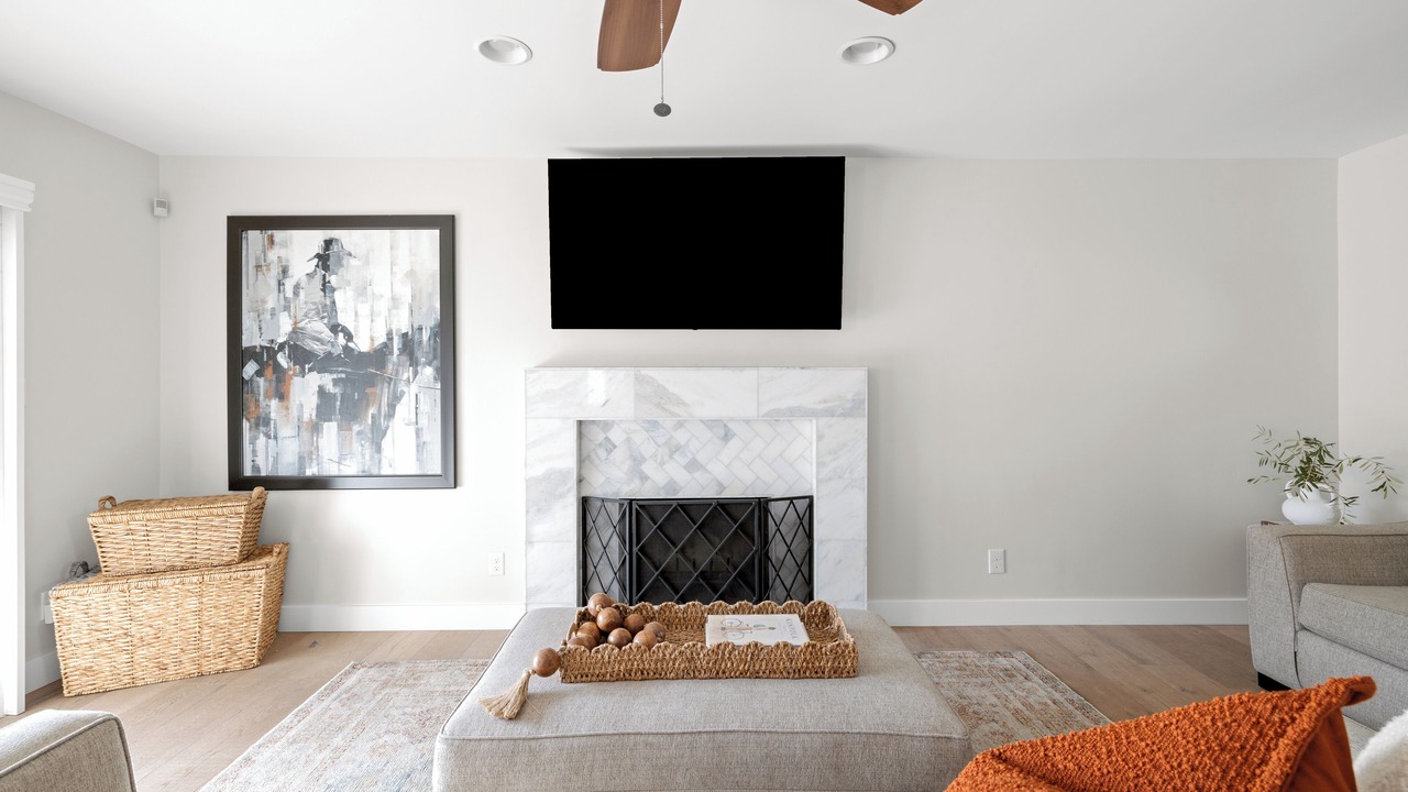 Photo of Livingroom in Paradise Valley Village