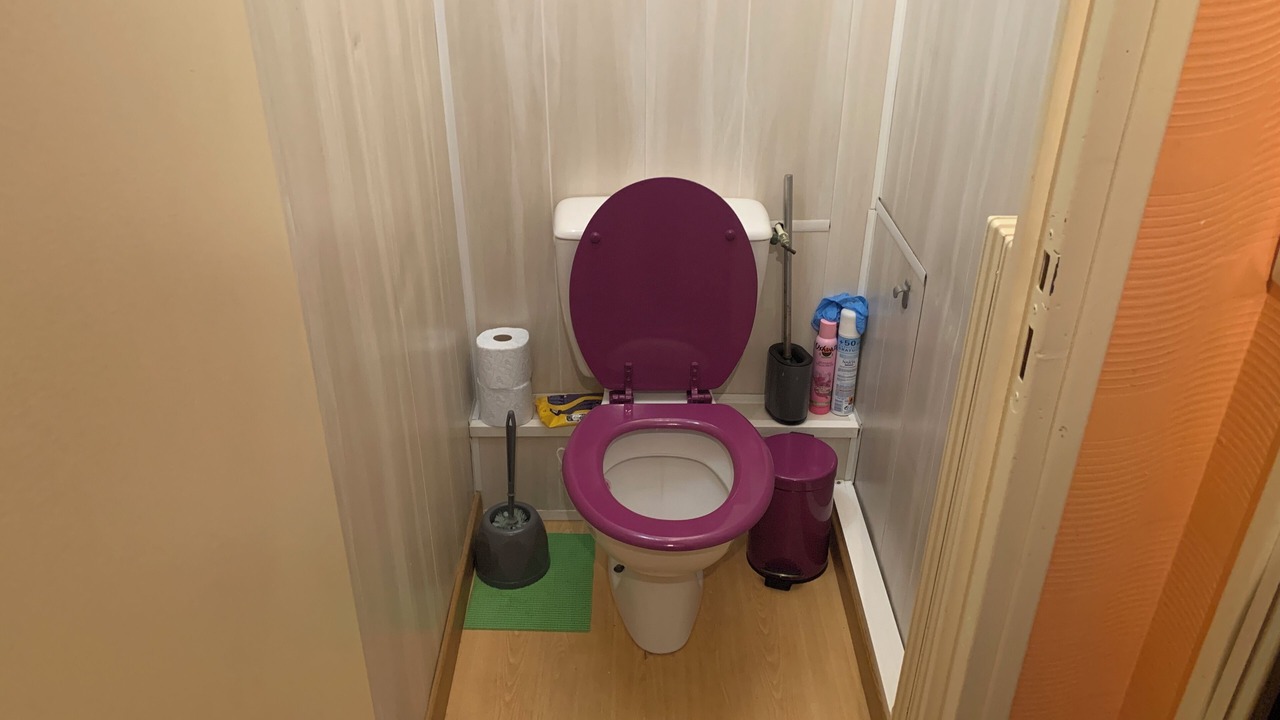 Photo of Bathroom in Pin - Vert Galant