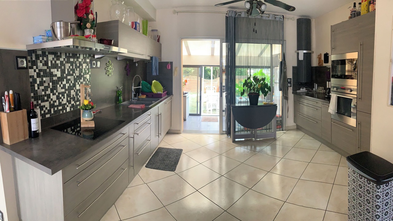 Photo of Kitchen in Pin - Vert Galant