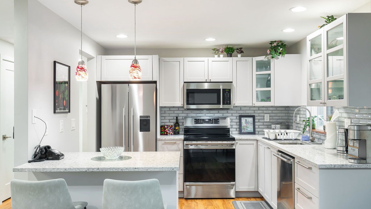 Photo of Others in White Center