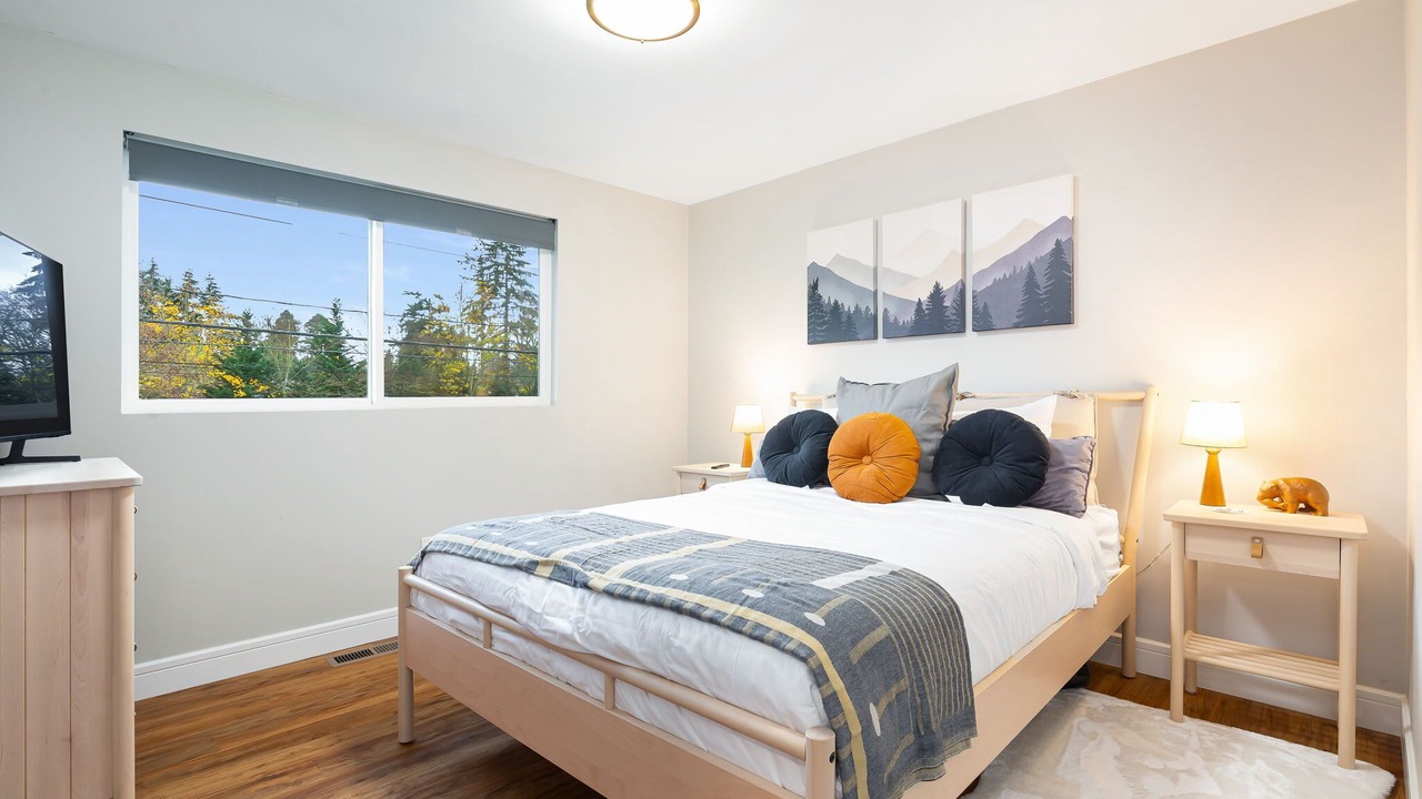 Photo of Others in White Center