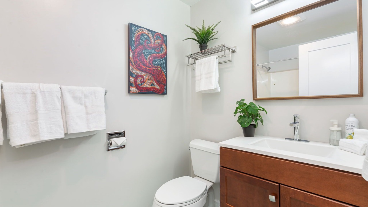 Photo of Bathroom in White Center
