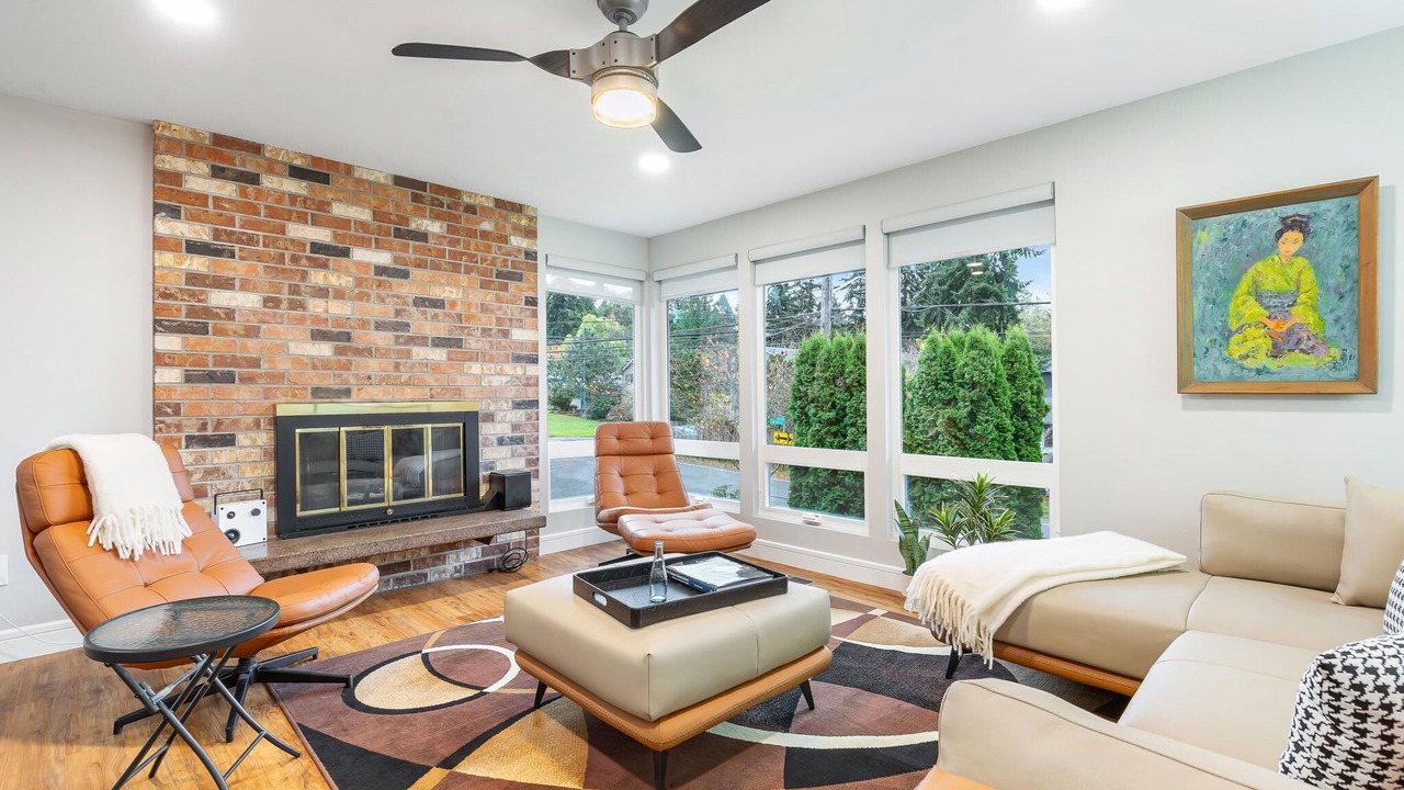 Photo of Livingroom in White Center