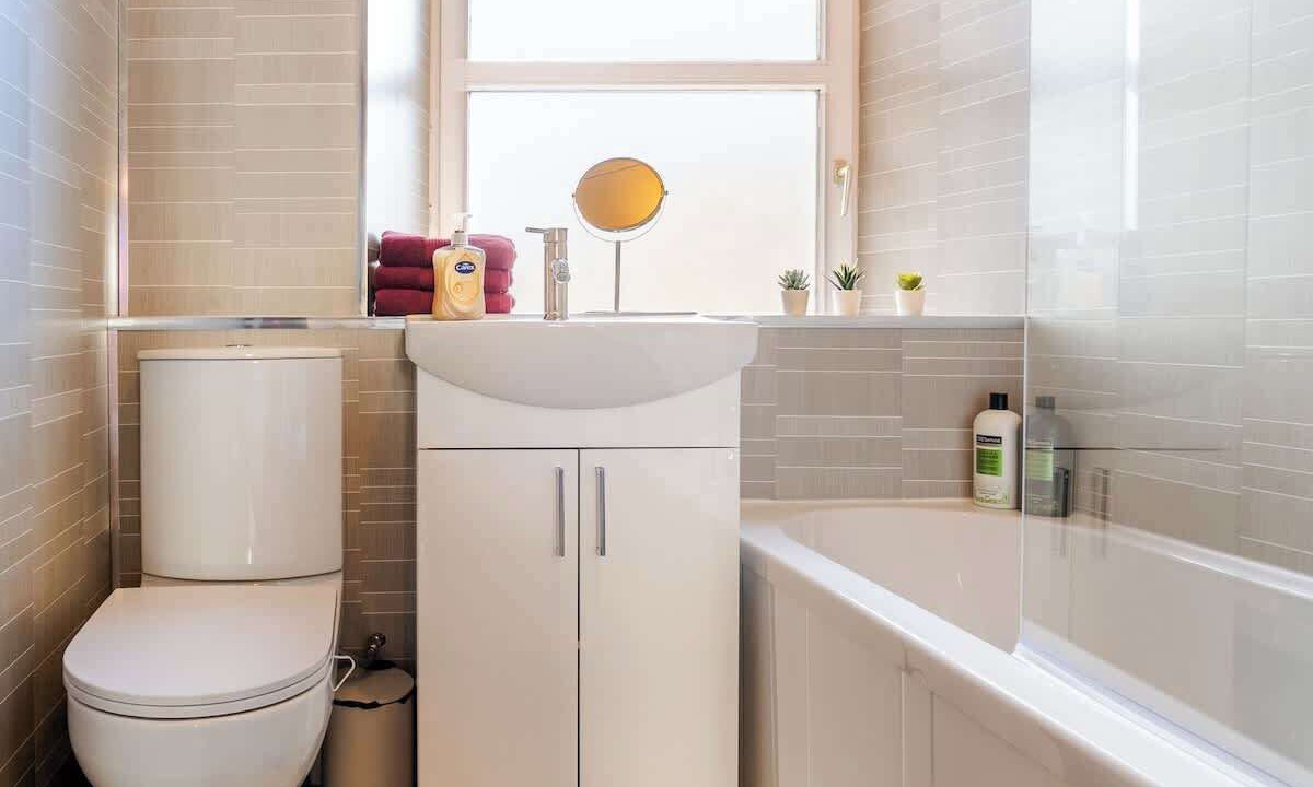 Photo of Bathroom in Paisley