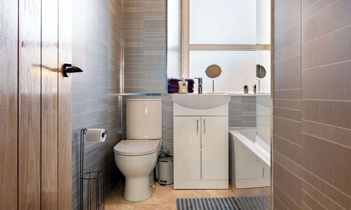 Photo of Bathroom in Paisley