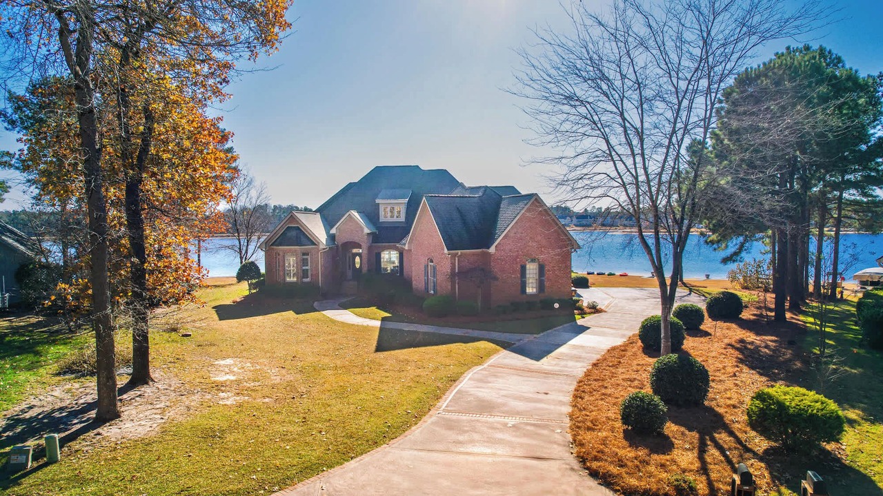 Photo of Outdoor in Olivia