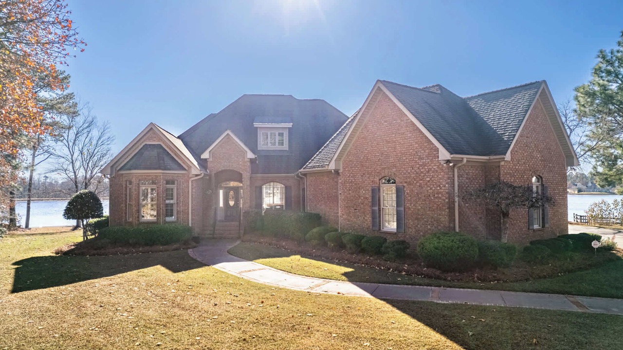 Photo of Outdoor in Olivia