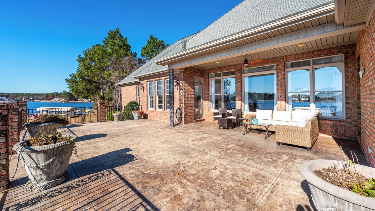 Photo of Patio Balcony in Olivia