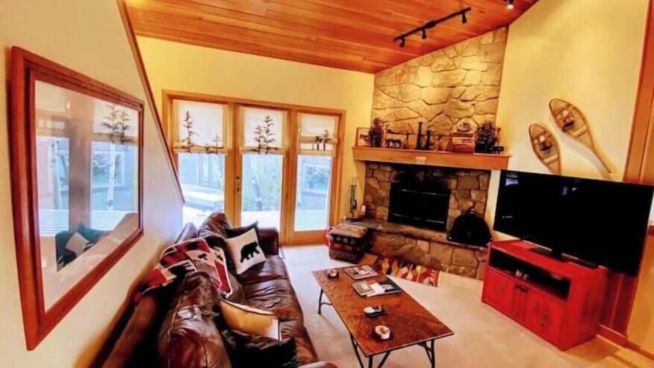 Photo of Livingroom in Big Horn