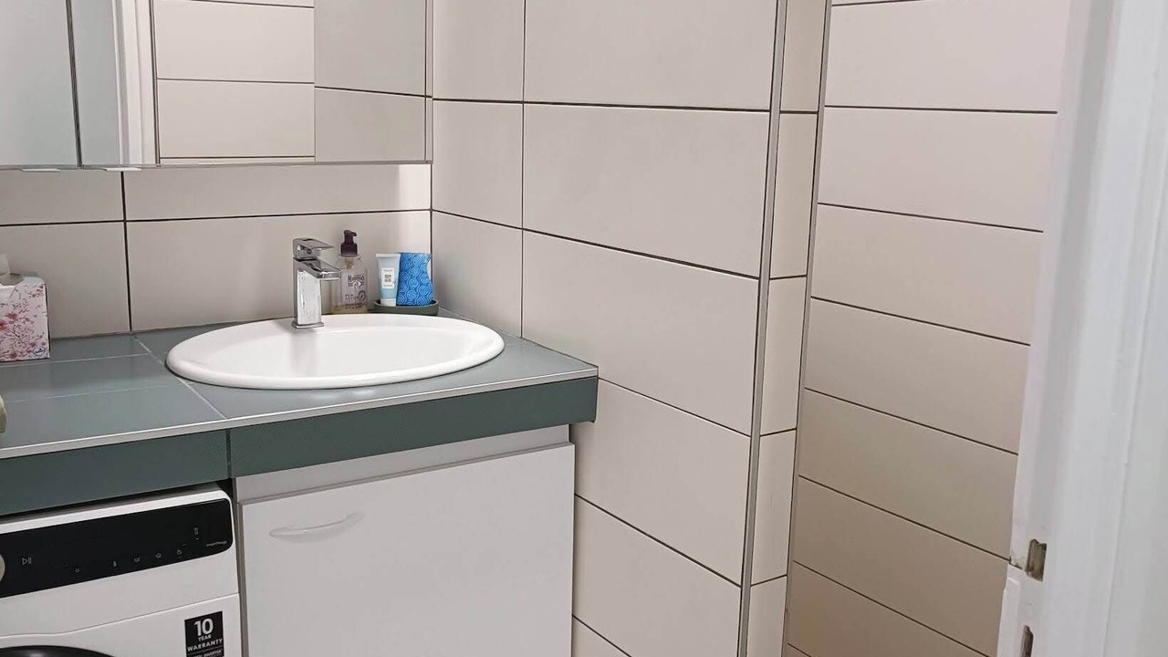 Photo of Bathroom in La Jetee