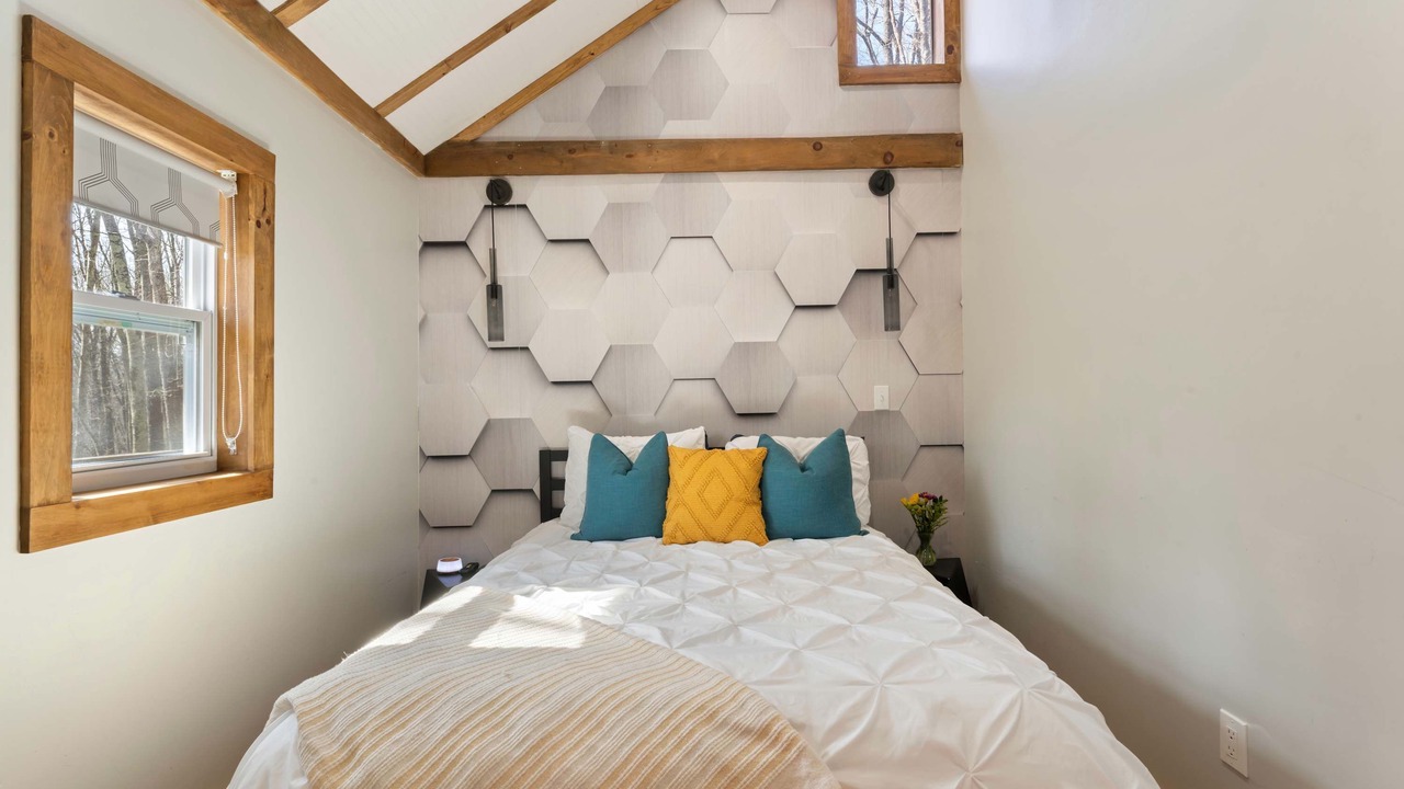 Photo of Bedroom in Rowland