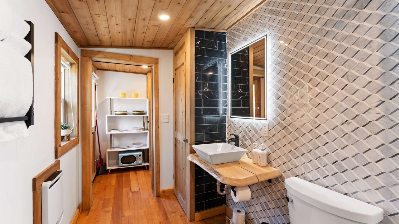 Photo of Bathroom in Rowland