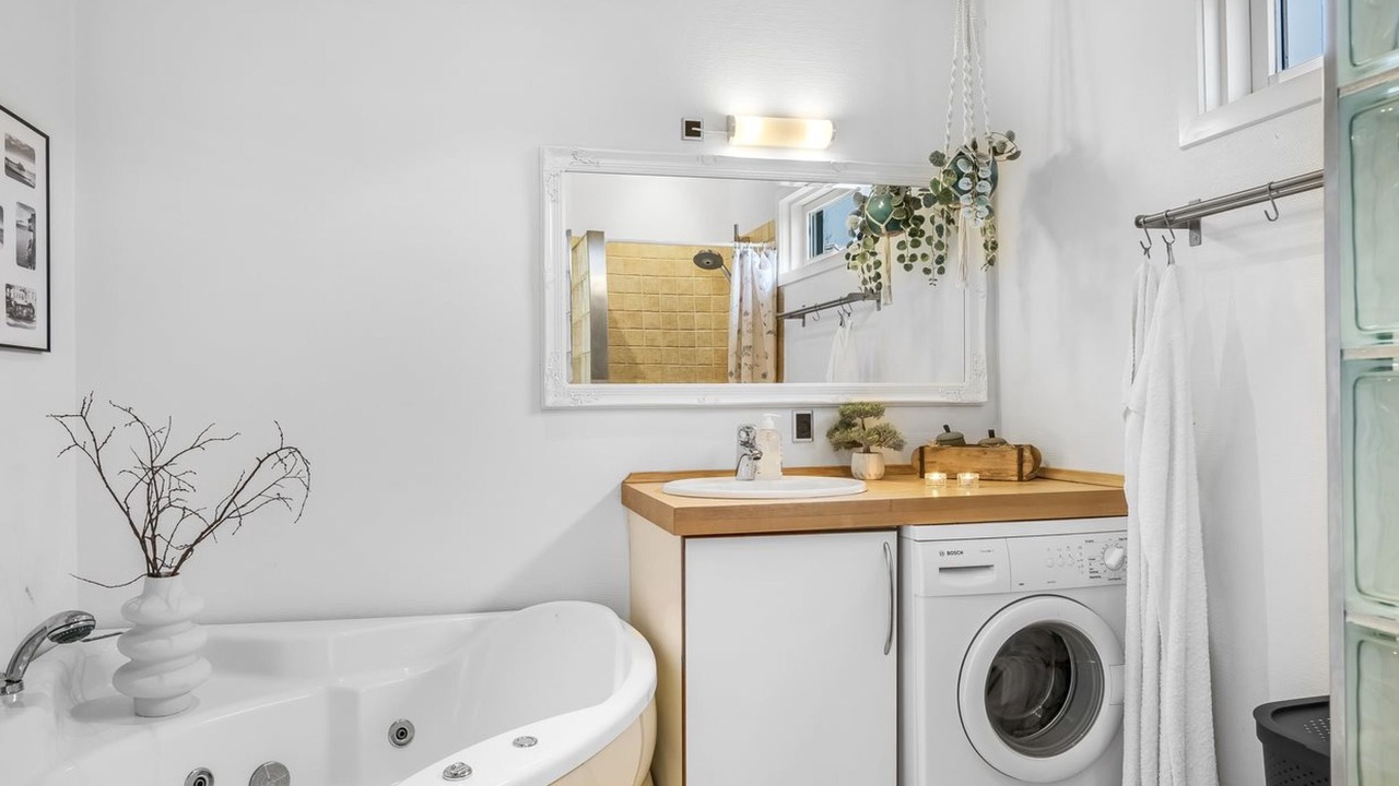 Photo of Bathroom in Hou