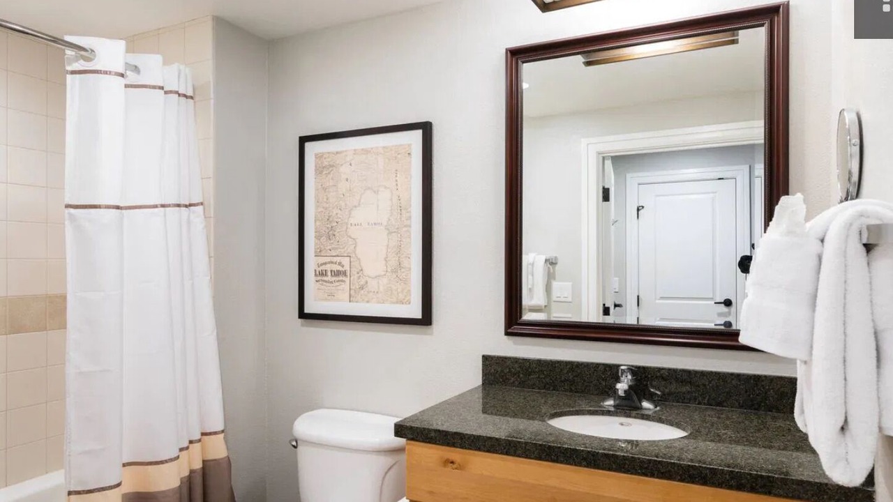 Photo of Bathroom in Lakeside Park