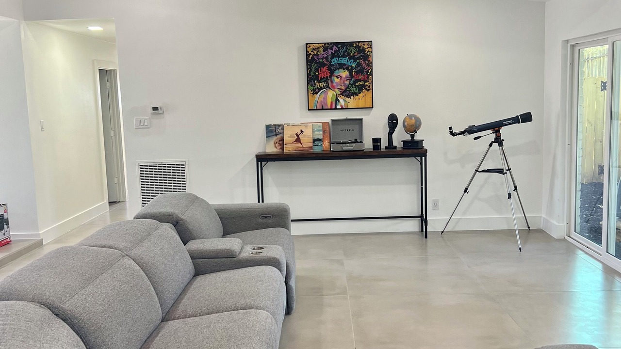 Photo of Livingroom in Oak Creek