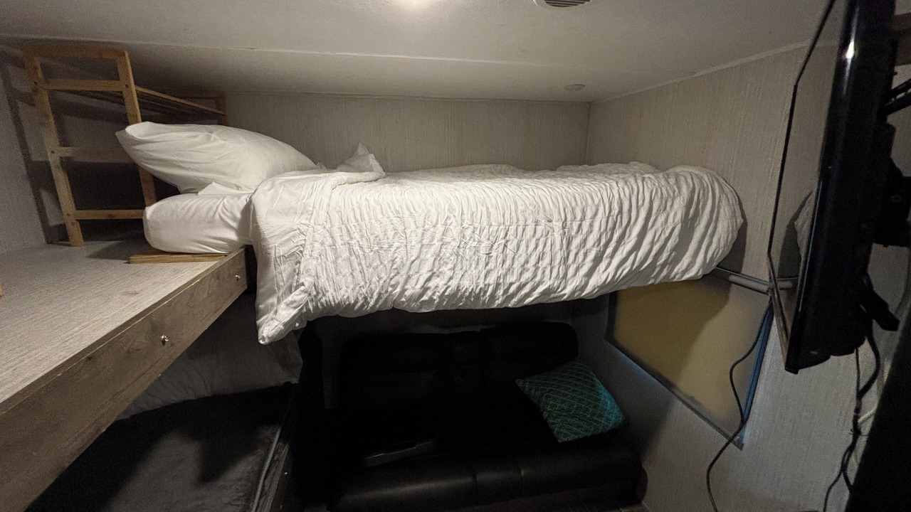 Photo of Bedroom in Pine Grove