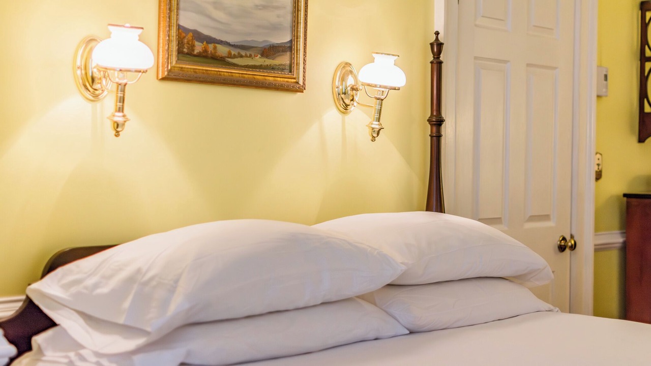 Photo of Bedroom in Warm Springs