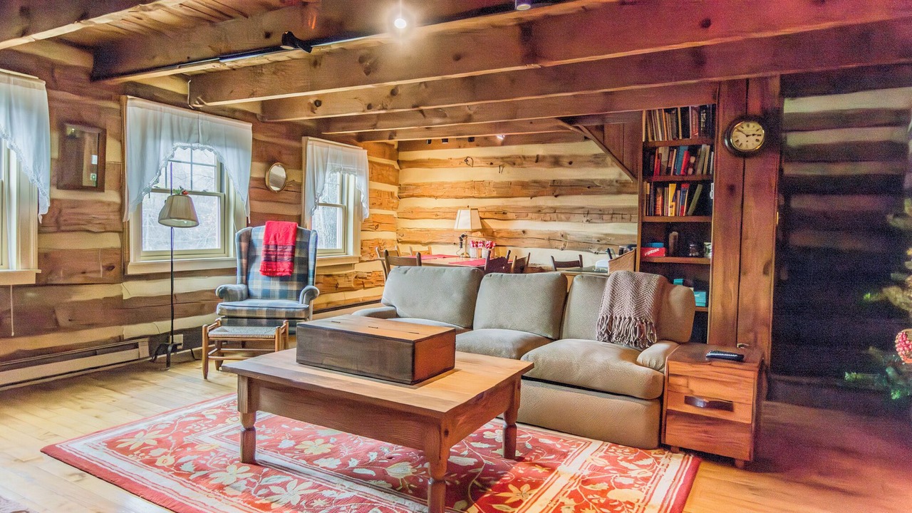 Photo of Livingroom in Warm Springs