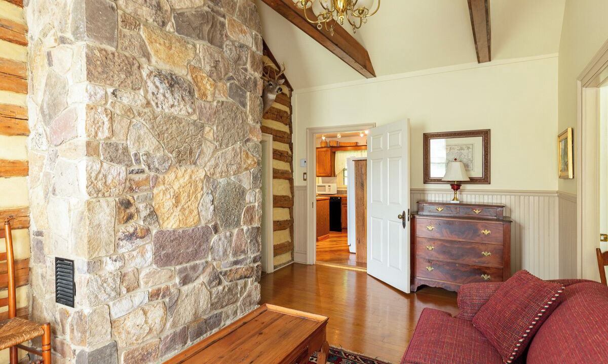 Photo of Livingroom in Warm Springs