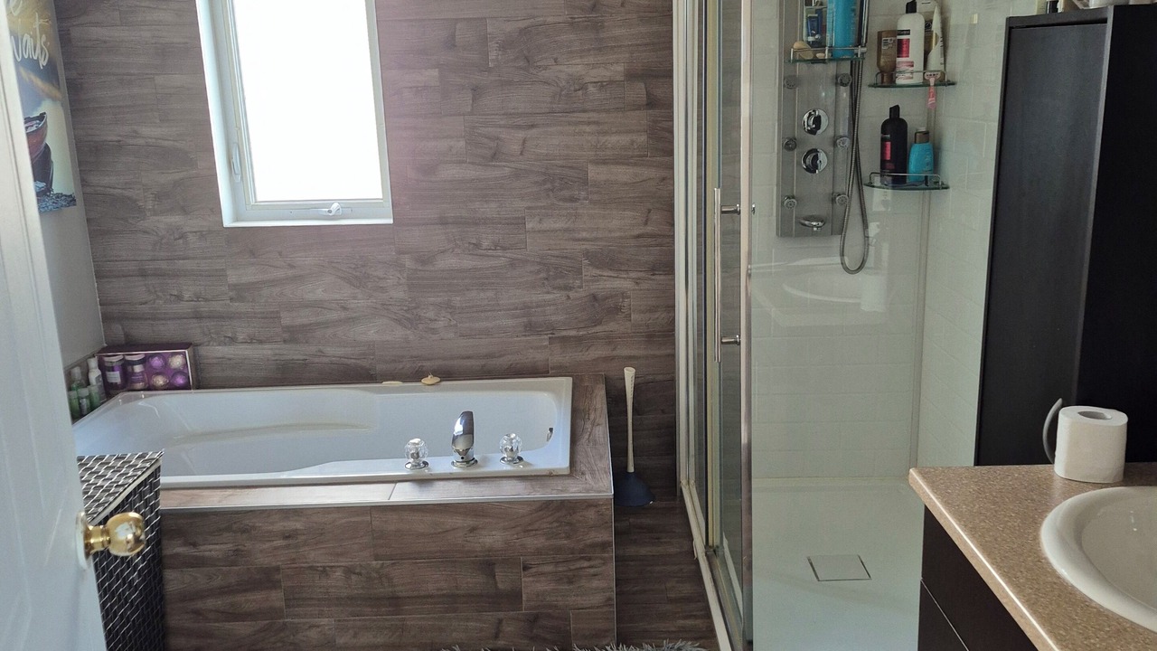 Photo of Bathroom in Terrebonne