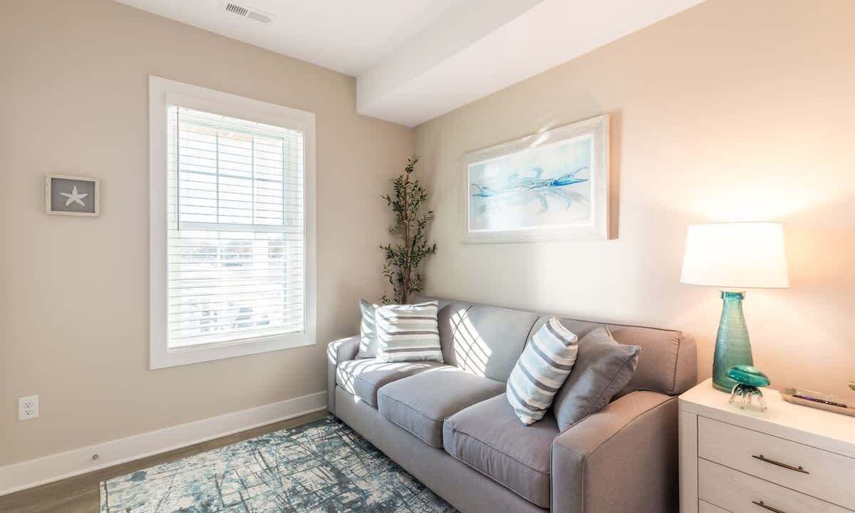 Photo of Livingroom in Caine Woods