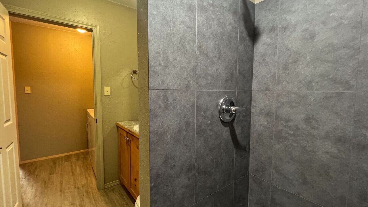 Photo of Bathroom in Daisy