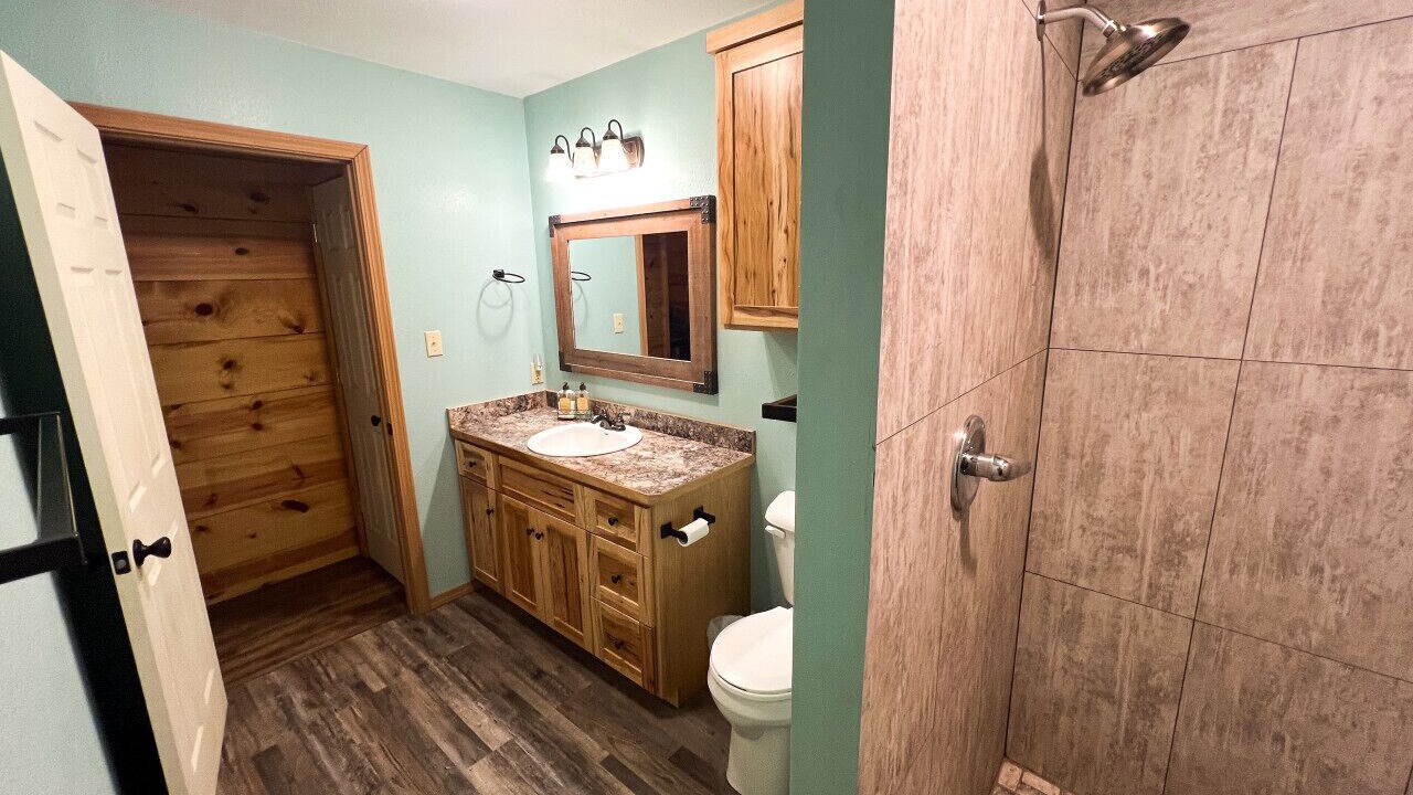 Photo of Bathroom in Daisy
