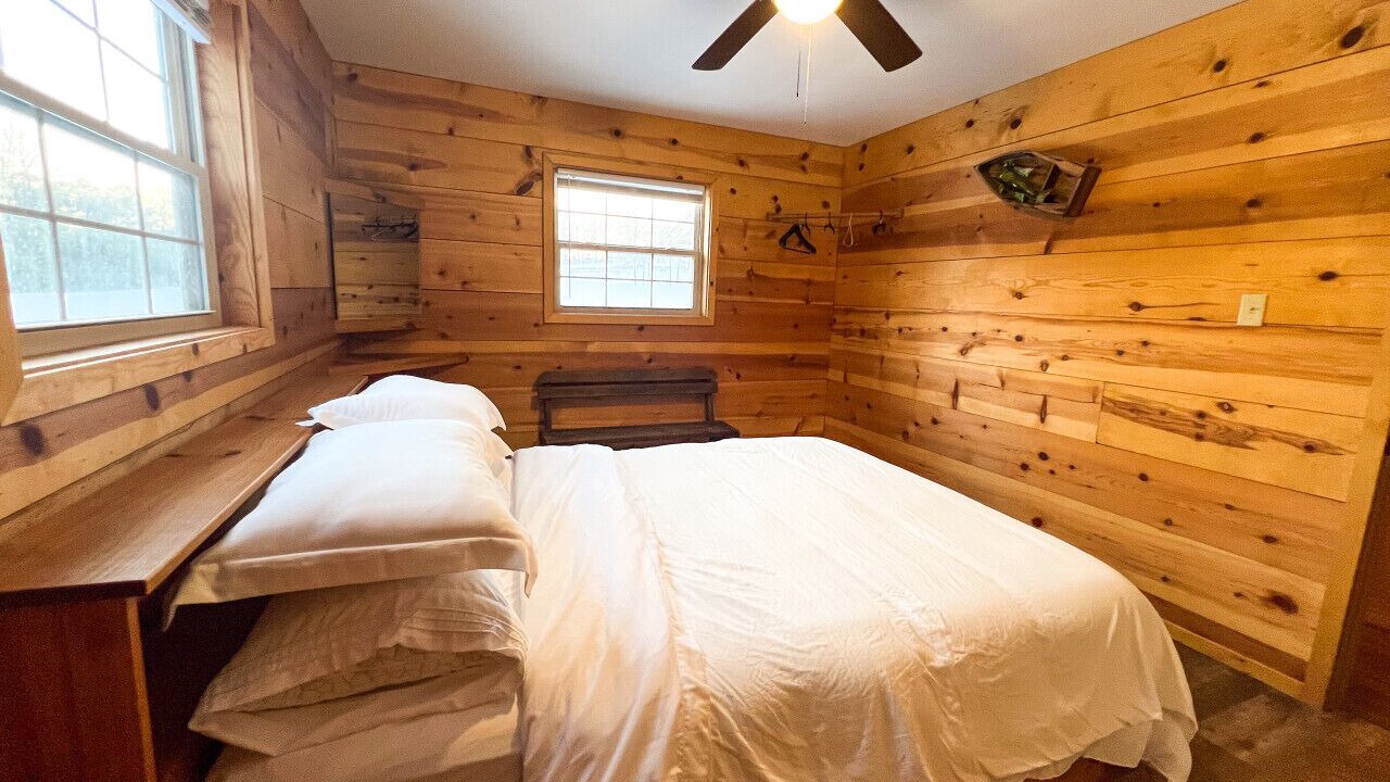 Photo of Bedroom in Daisy