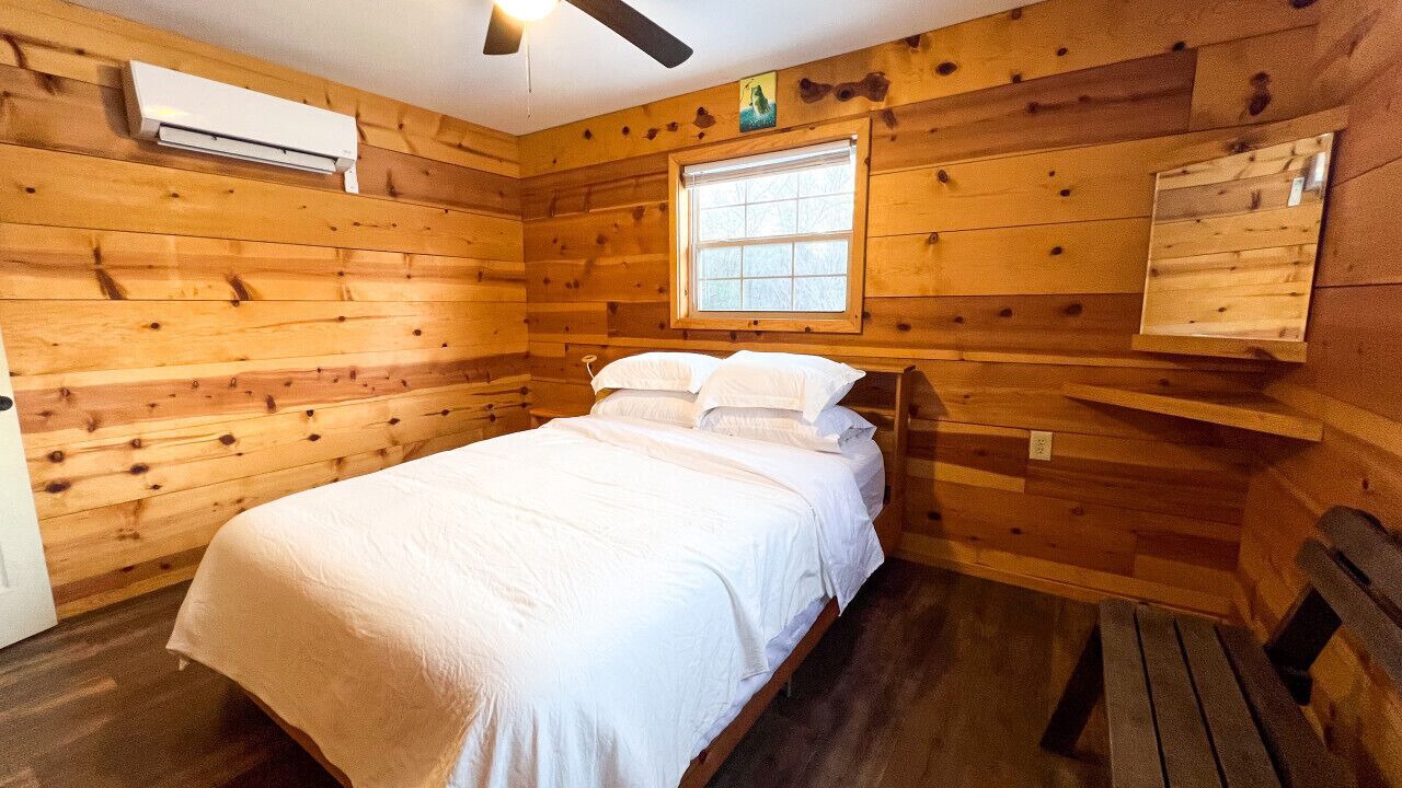 Photo of Bedroom in Daisy