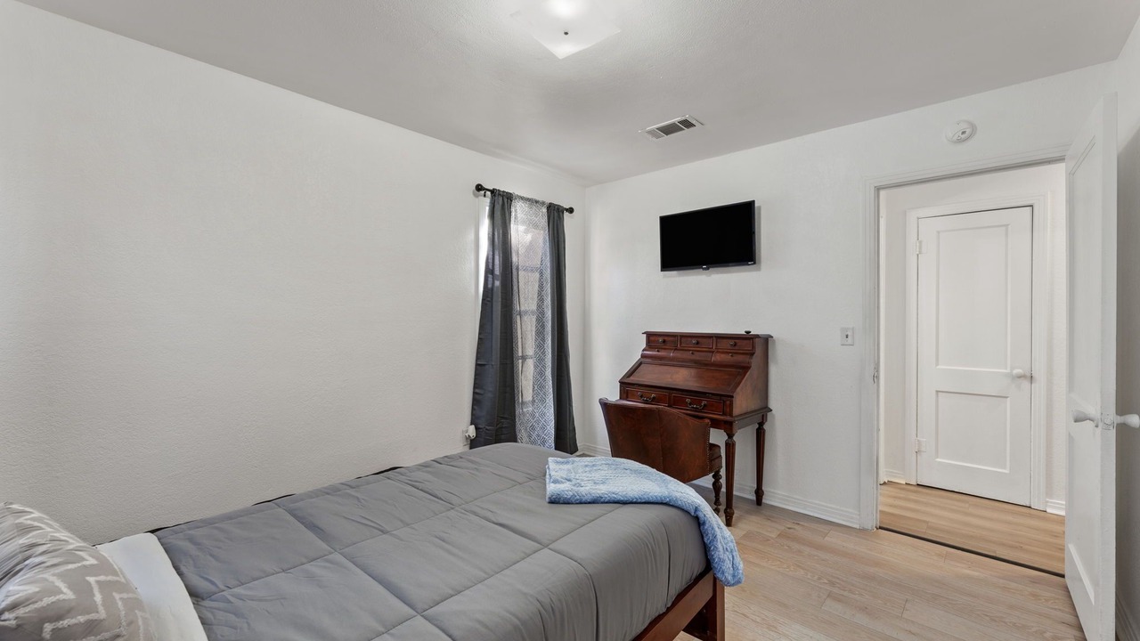 Photo of Bedroom in Mound