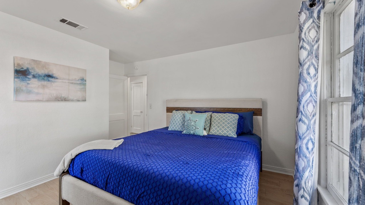 Photo of Bedroom in Mound