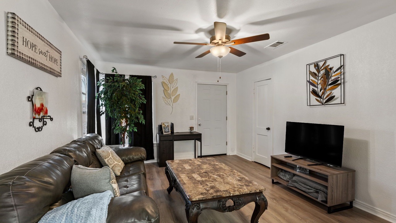 Photo of Livingroom in Mound