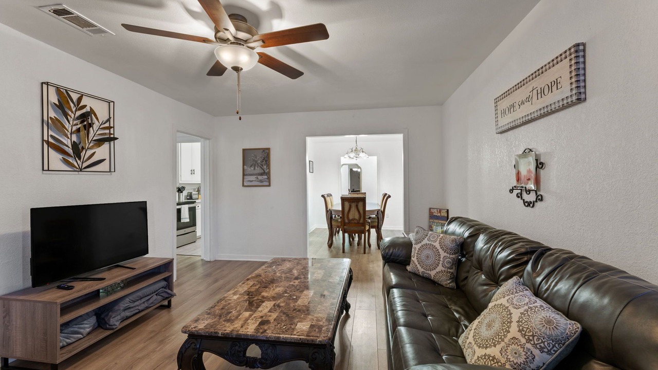 Photo of Livingroom in Mound