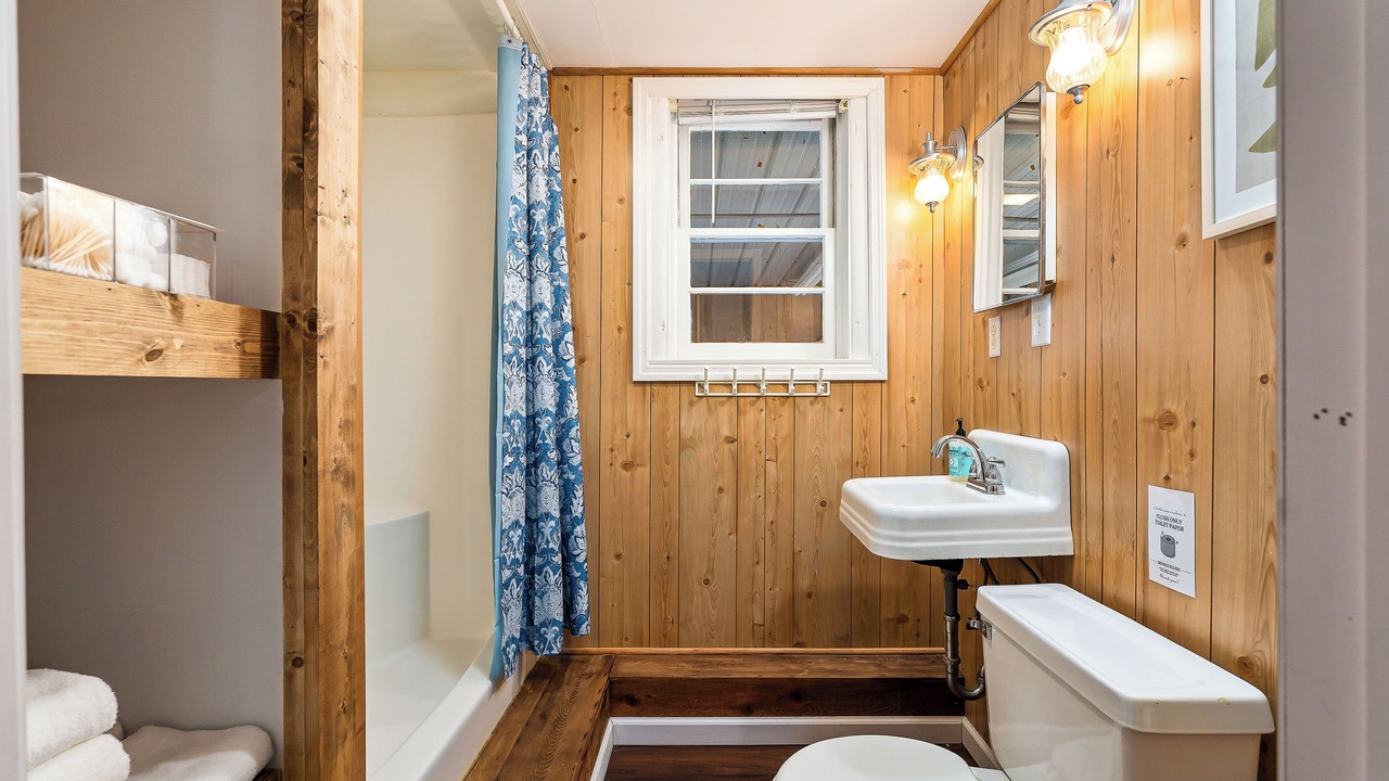 Photo of Bathroom in Smithville