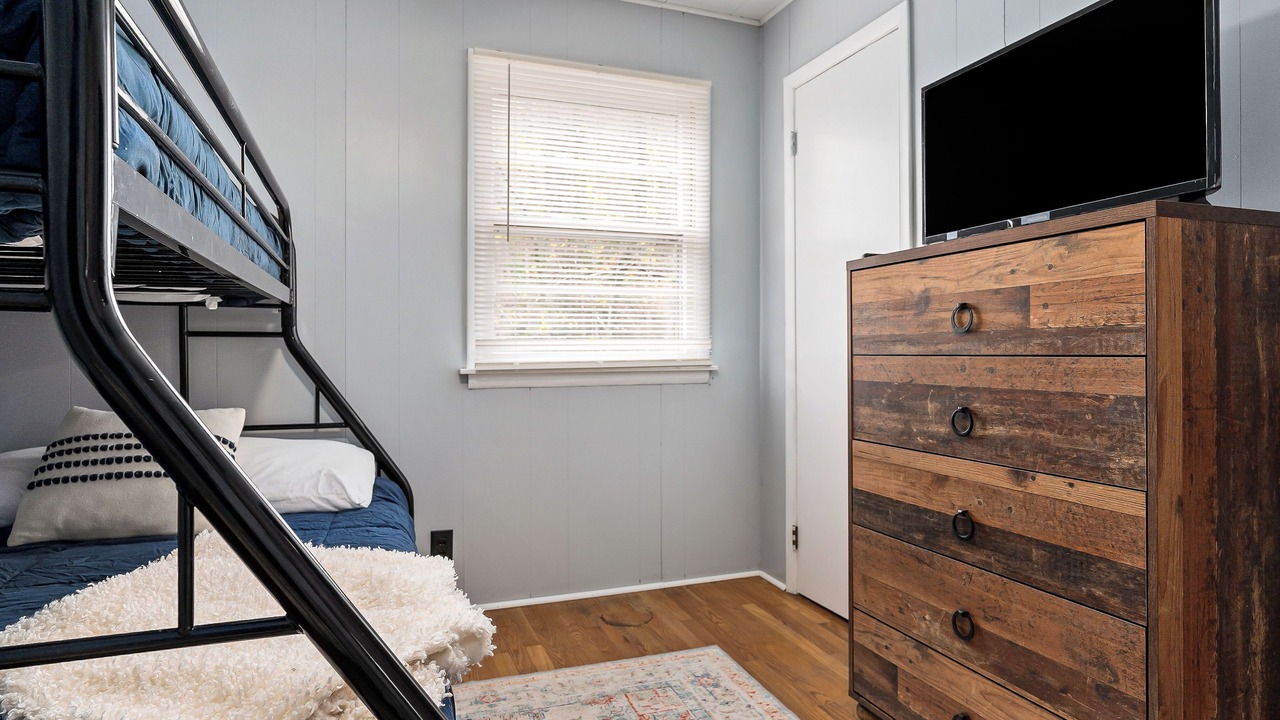 Photo of Bedroom in Smithville