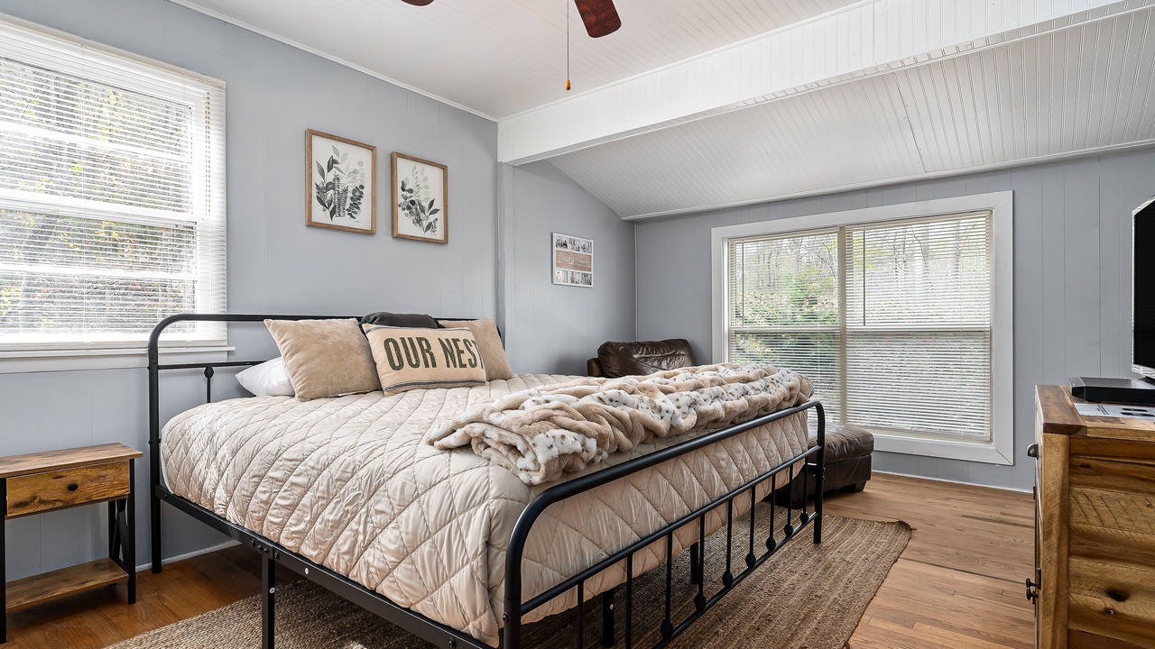 Photo of Bedroom in Smithville
