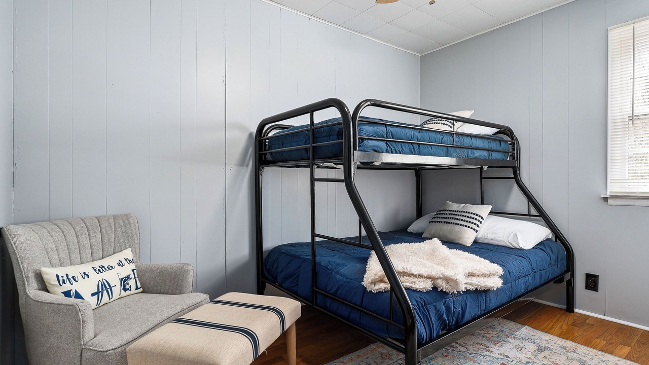 Photo of Bedroom in Smithville